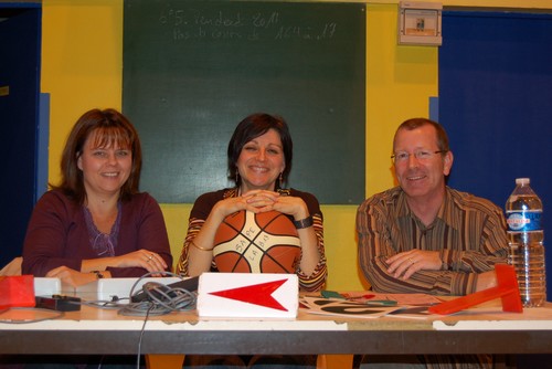 Parents à la table de marque Parents à la table de marque